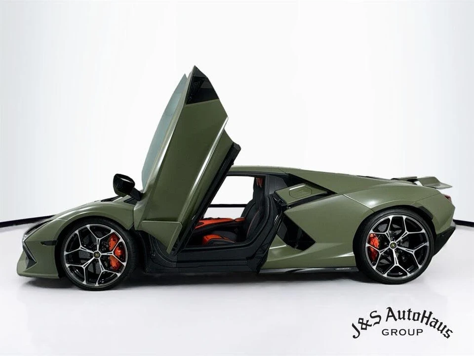 2024 Lamborghini Revuelto - Image 4 of 31