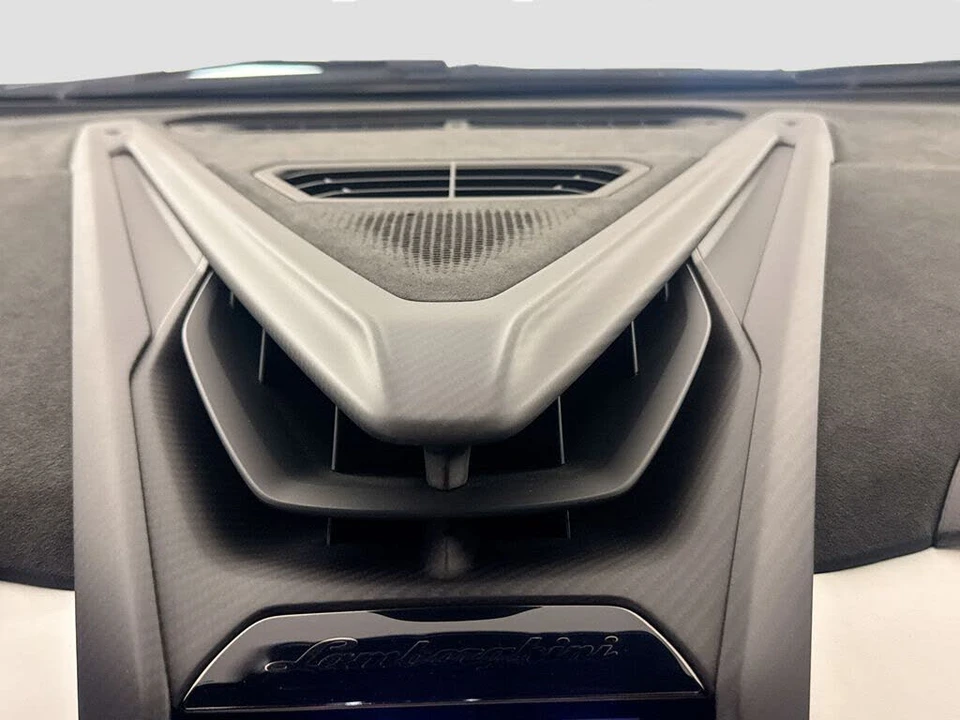 2024 Lamborghini Revuelto - Image 27 of 31