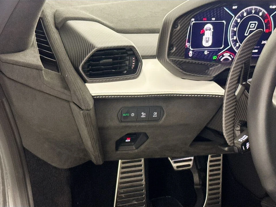 2024 Lamborghini Revuelto - Image 10 of 31