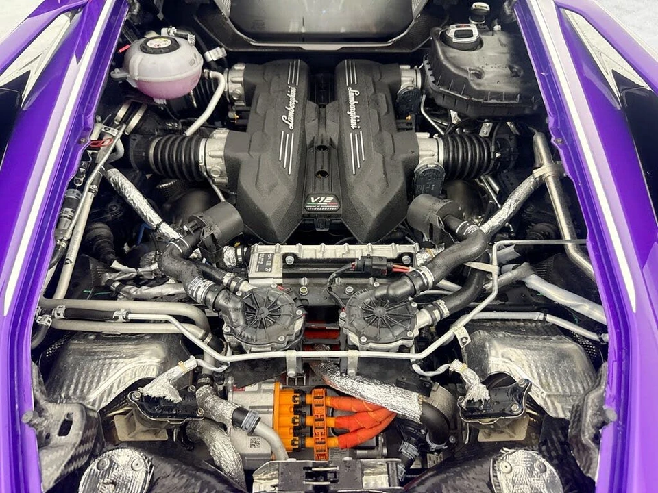 2024 Lamborghini Revuelto - Image 31 of 31