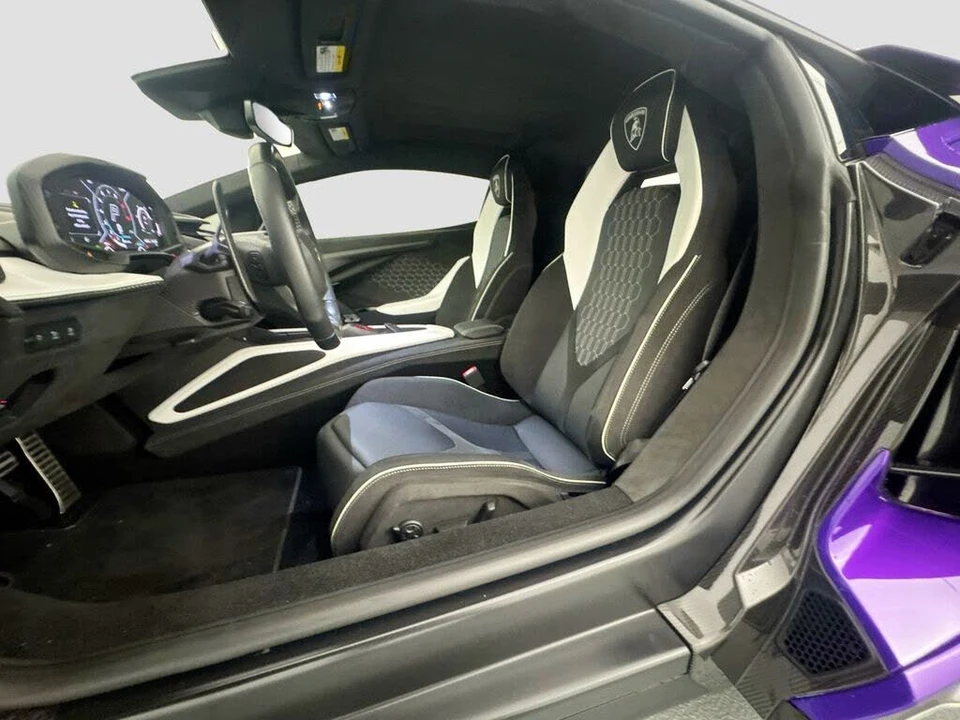 2024 Lamborghini Revuelto - Image 22 of 31