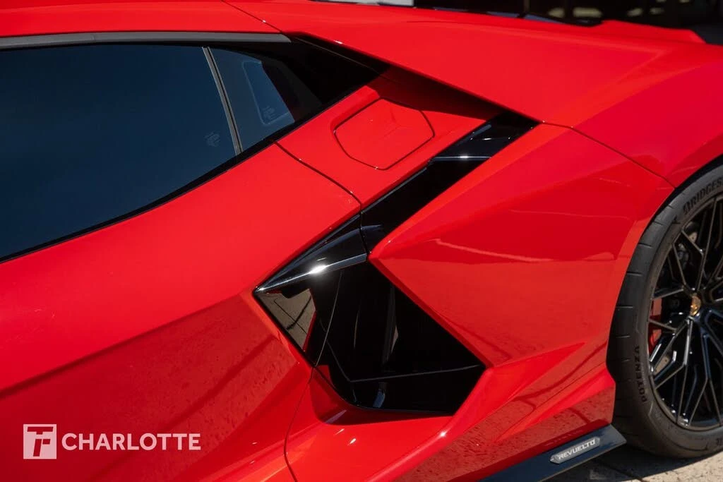 2024 Lamborghini Revuelto - Image 8 of 31