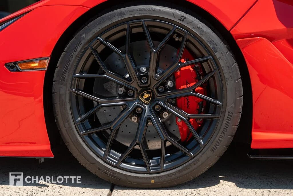 2024 Lamborghini Revuelto - Image 10 of 31