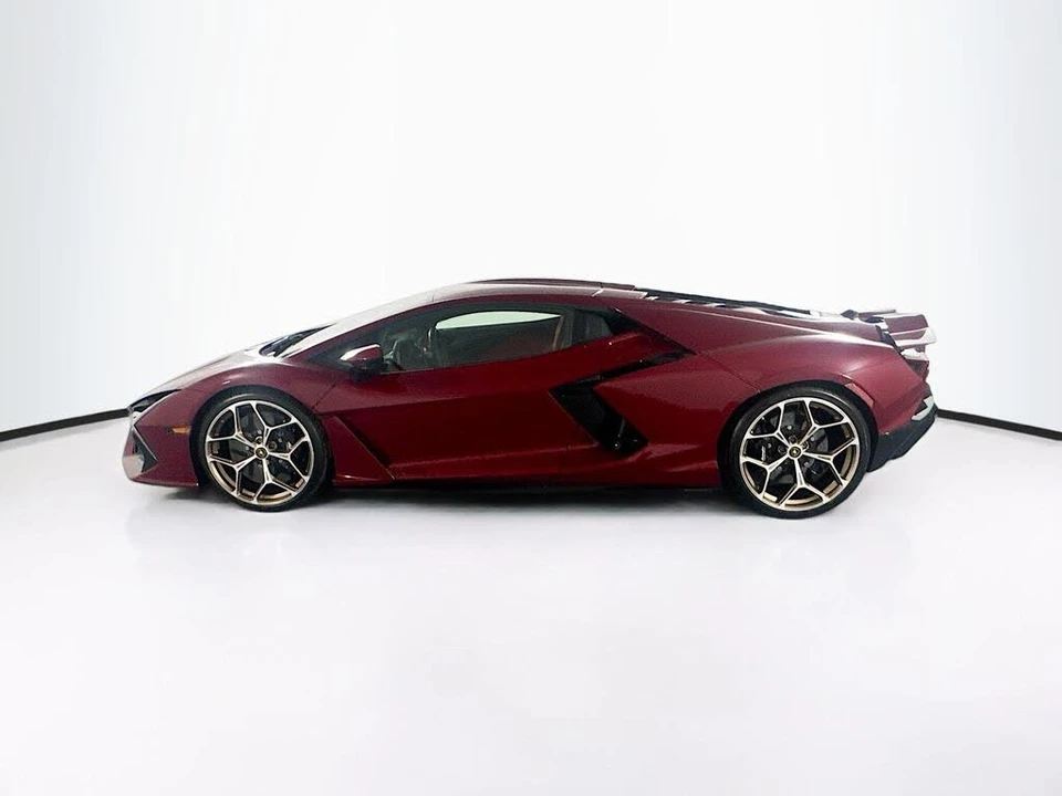 2024 Lamborghini Revuelto - Image 8 of 31