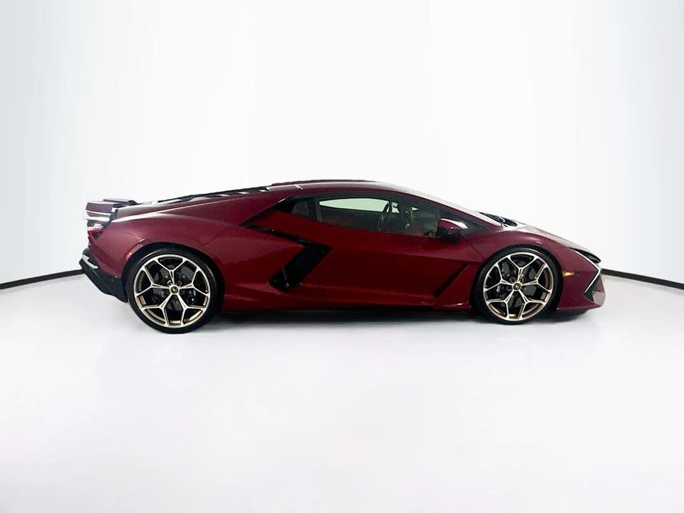 2024 Lamborghini Revuelto - Image 4 of 31