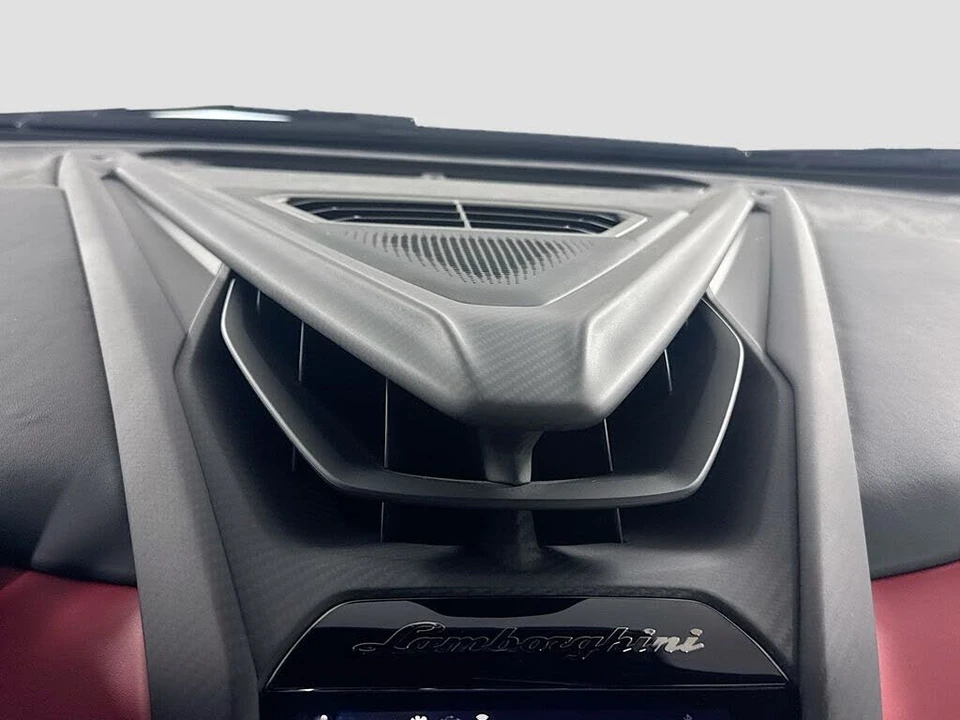 2024 Lamborghini Revuelto - Image 25 of 31