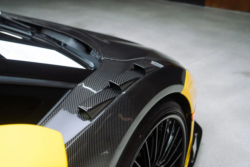 2024 Lamborghini Revuelto - Image 17 of 31