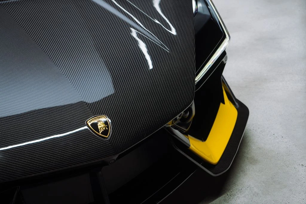 2024 Lamborghini Revuelto - Image 10 of 31