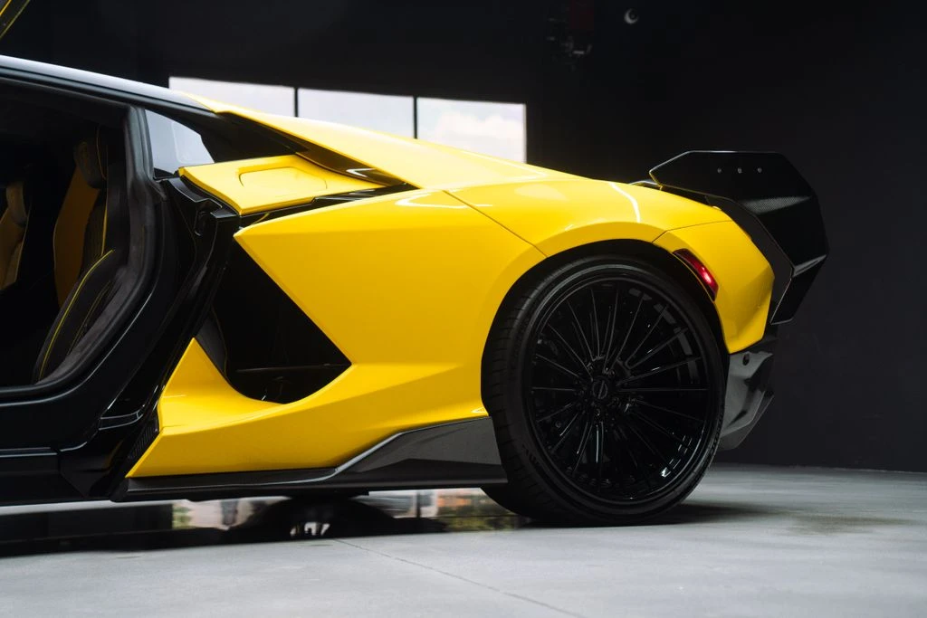 2024 Lamborghini Revuelto - Image 29 of 31