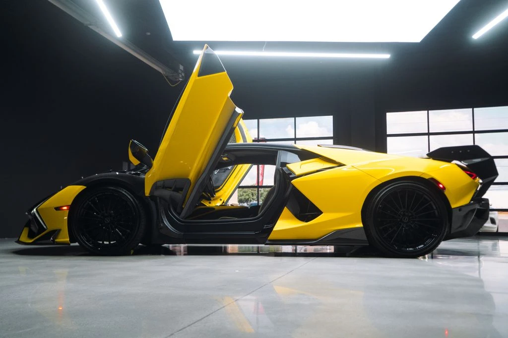 2024 Lamborghini Revuelto - Image 27 of 31