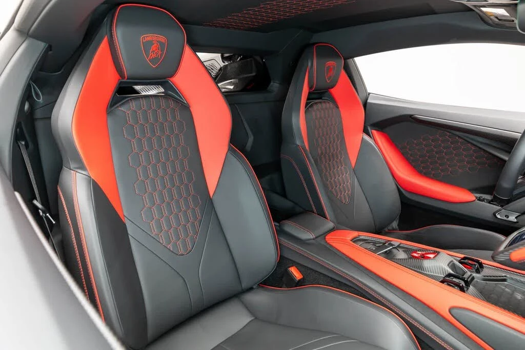 2024 Lamborghini Revuelto - Image 13 of 31
