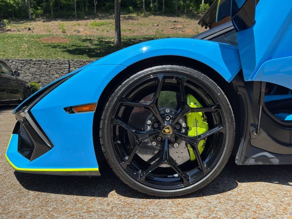 2024 Lamborghini Revuelto - Image 19 of 26