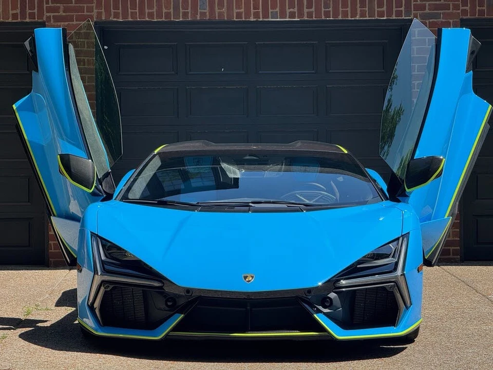 2024 Lamborghini Revuelto - Image 10 of 26