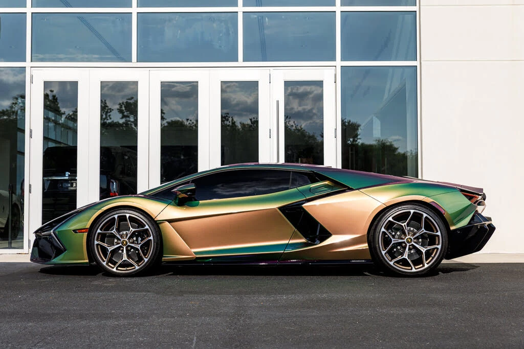 2024 Lamborghini Revuelto - Image 17 of 31