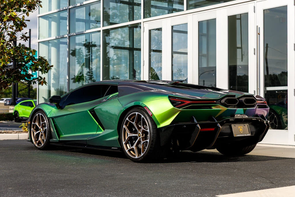 2024 Lamborghini Revuelto - Image 25 of 31