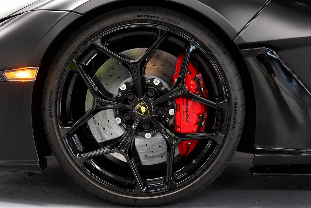 2024 Lamborghini Revuelto - Image 22 of 31