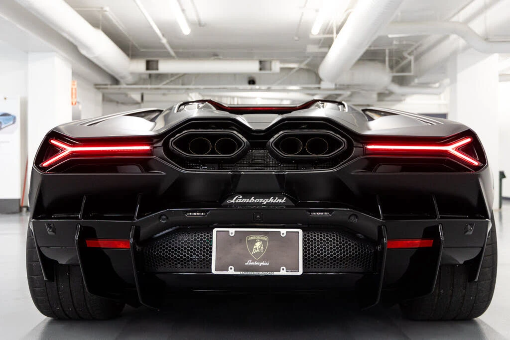2024 Lamborghini Revuelto - Image 26 of 31