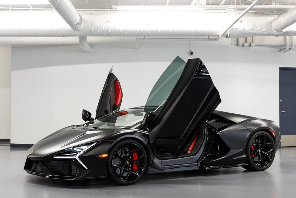 2024 Lamborghini Revuelto - Image 2 of 31