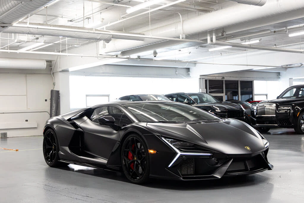 2024 Lamborghini Revuelto - Image 13 of 31