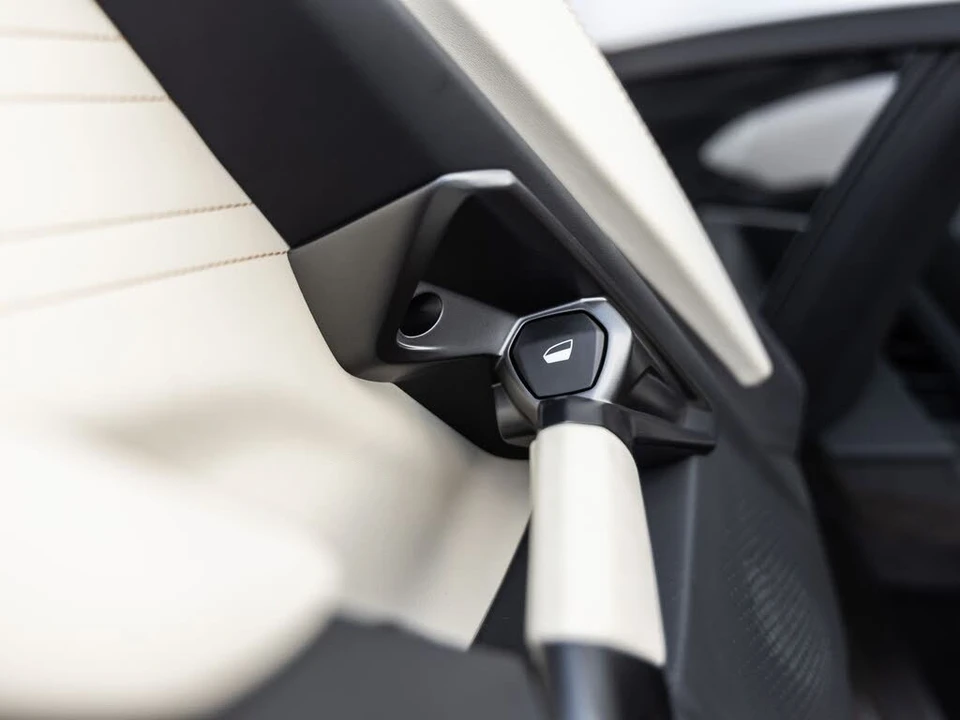2024 Lamborghini Revuelto - Image 22 of 31
