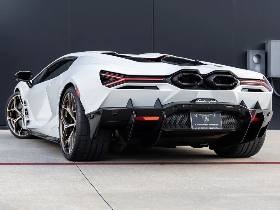 2024 Lamborghini Revuelto - Image 7 of 31