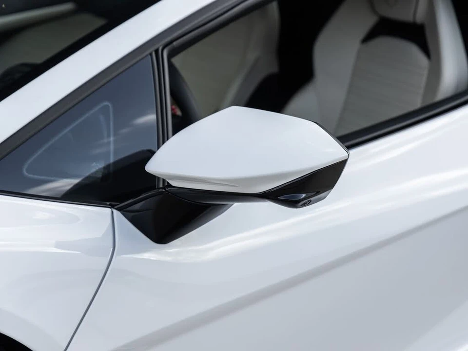 2024 Lamborghini Revuelto - Image 16 of 31