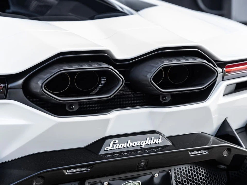 2024 Lamborghini Revuelto - Image 14 of 31