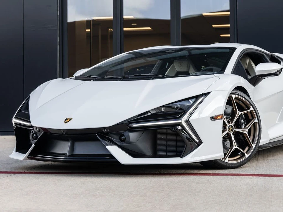 2024 Lamborghini Revuelto - Image 4 of 31