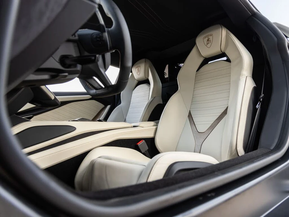 2024 Lamborghini Revuelto - Image 27 of 31