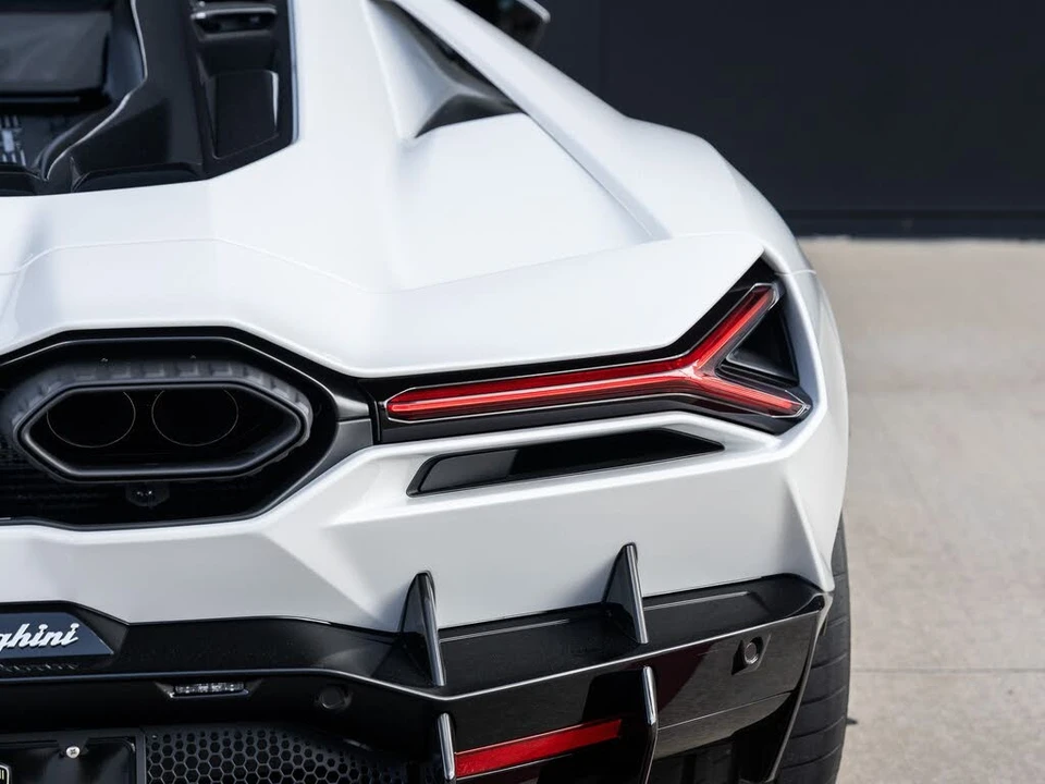 2024 Lamborghini Revuelto - Image 13 of 31