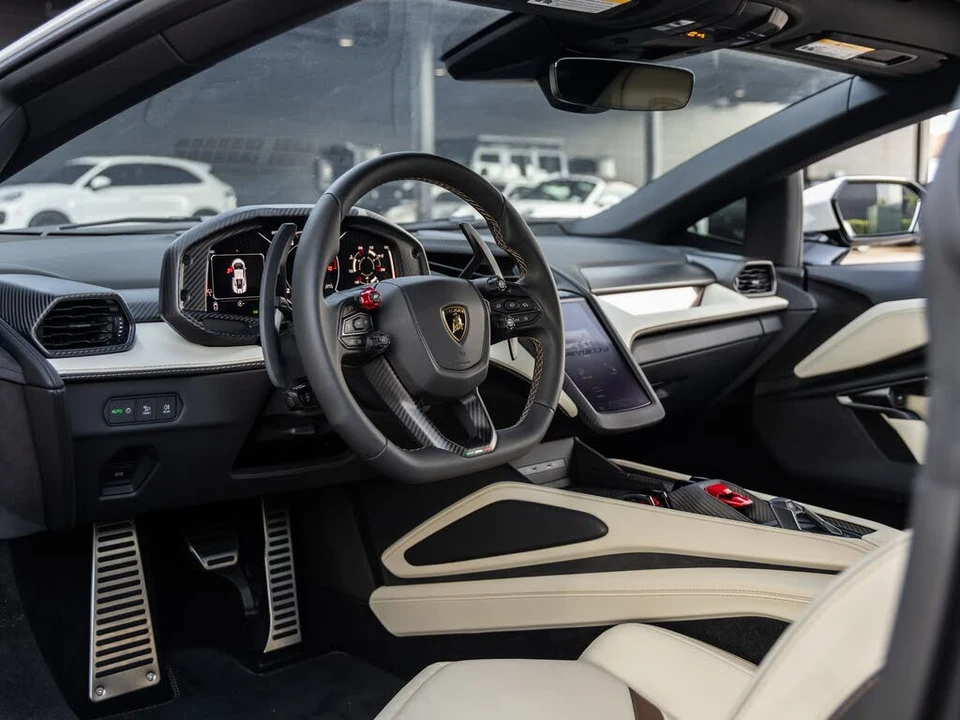 2024 Lamborghini Revuelto - Image 29 of 31