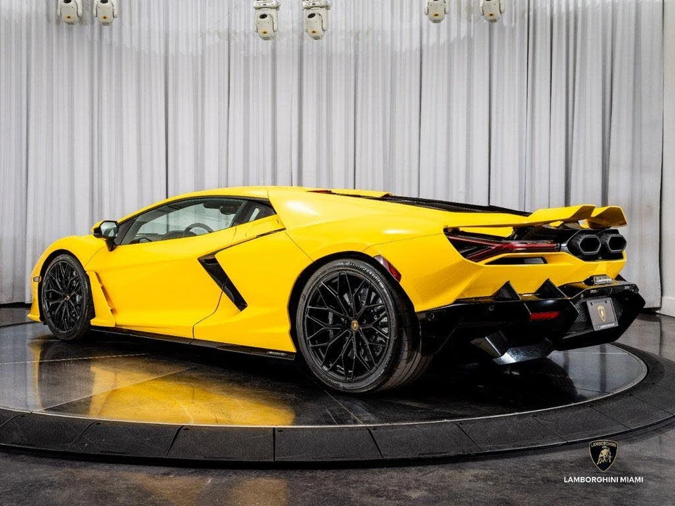2024 Lamborghini Revuelto - Image 13 of 31