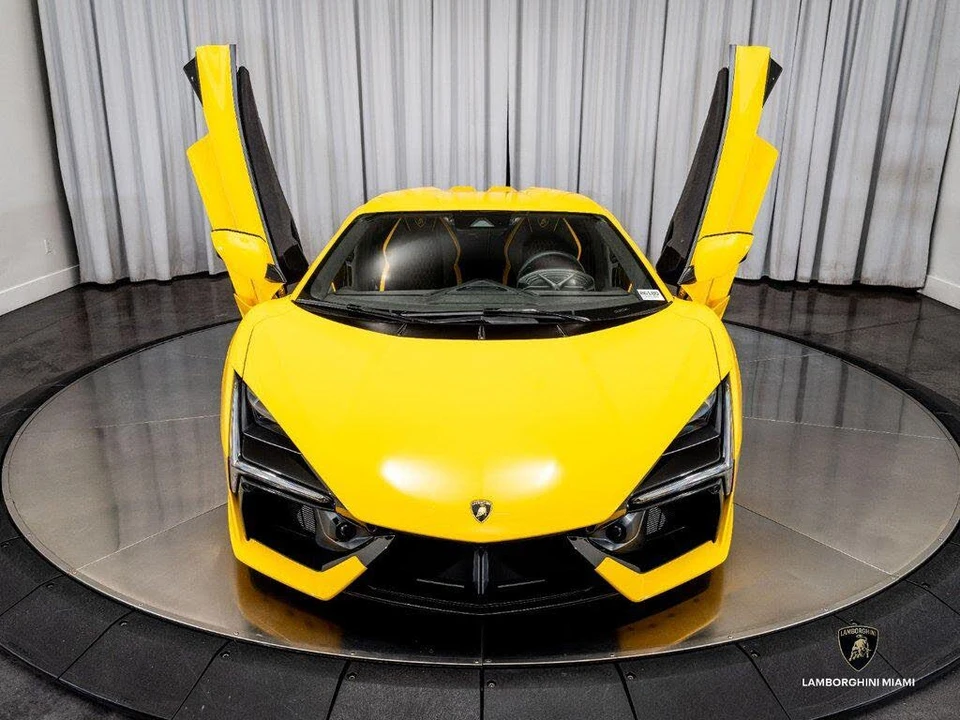 2024 Lamborghini Revuelto - Image 4 of 31