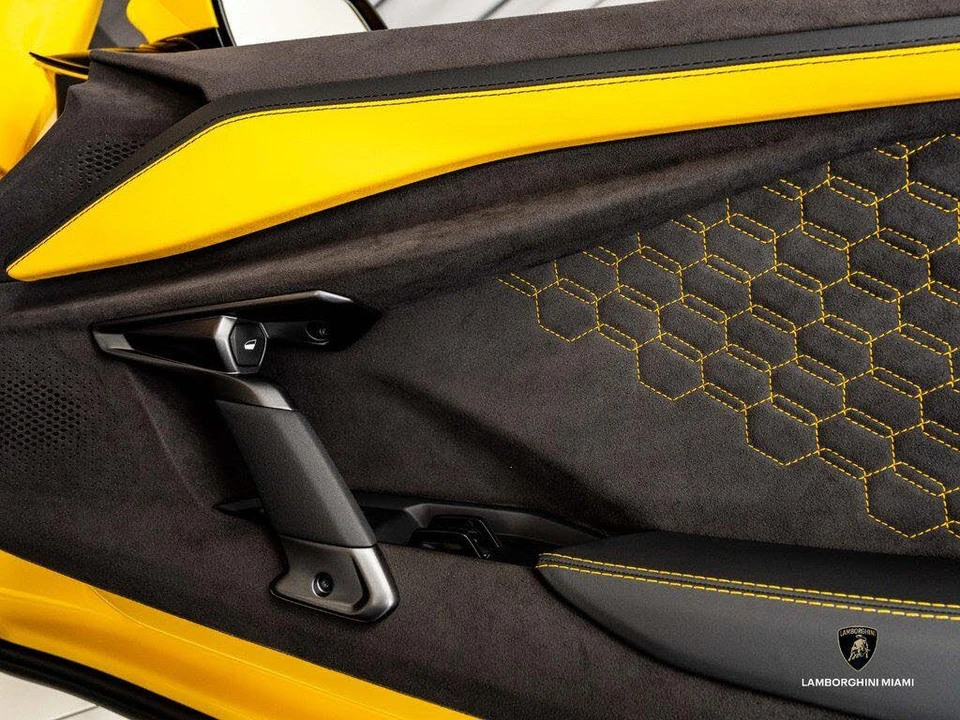 2024 Lamborghini Revuelto - Image 30 of 31