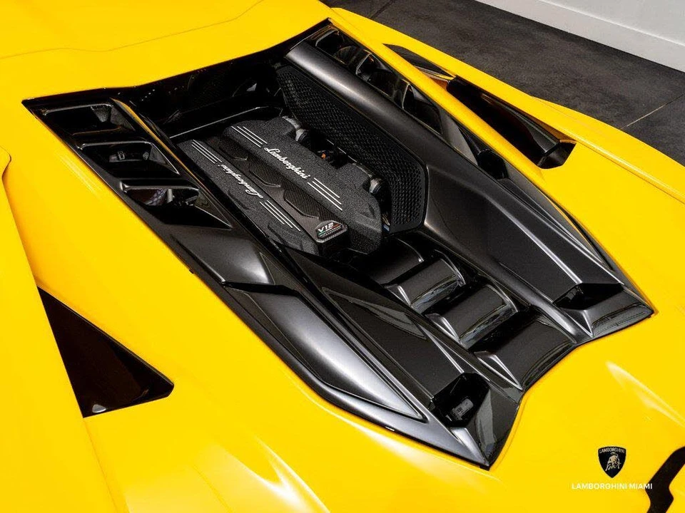 2024 Lamborghini Revuelto - Image 18 of 31