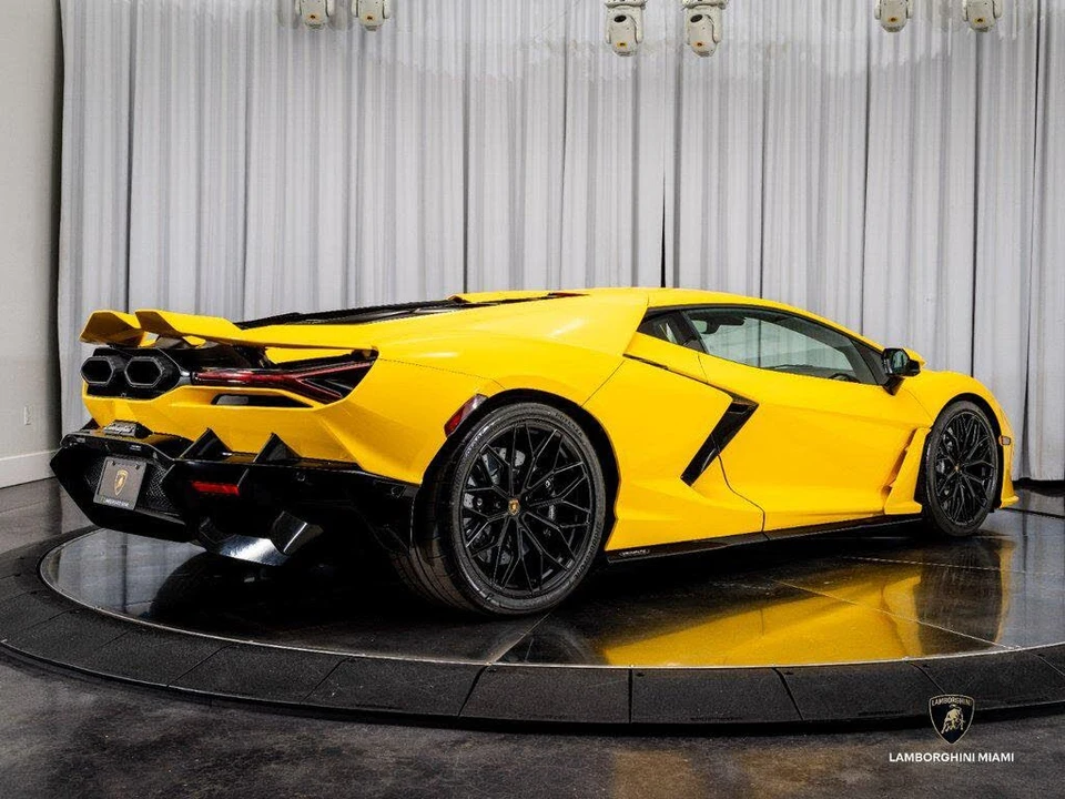 2024 Lamborghini Revuelto - Image 21 of 31