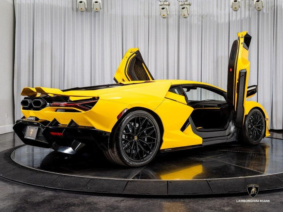 2024 Lamborghini Revuelto - Image 22 of 31