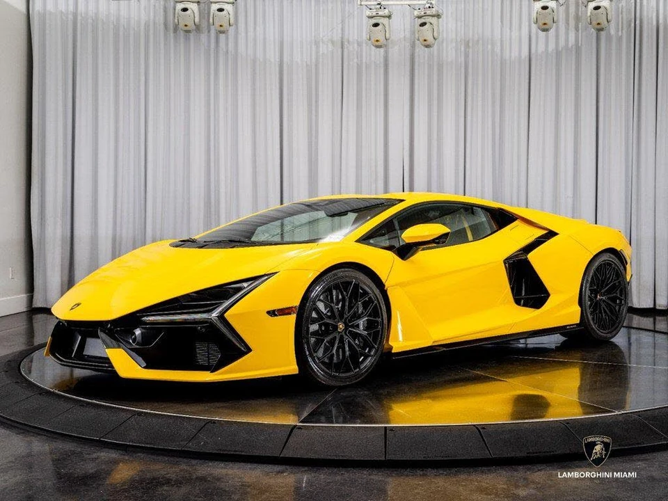 2024 Lamborghini Revuelto - Image 7 of 31
