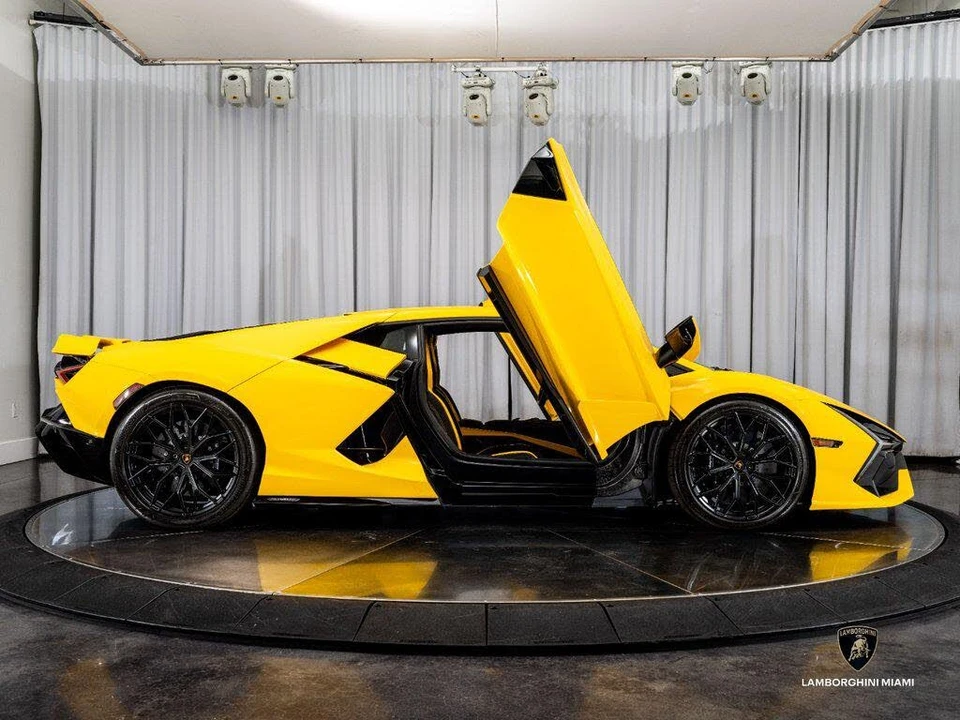 2024 Lamborghini Revuelto - Image 26 of 31