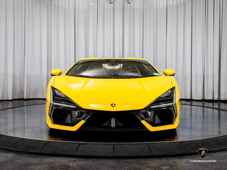 2024 Lamborghini Revuelto - Image 2 of 31
