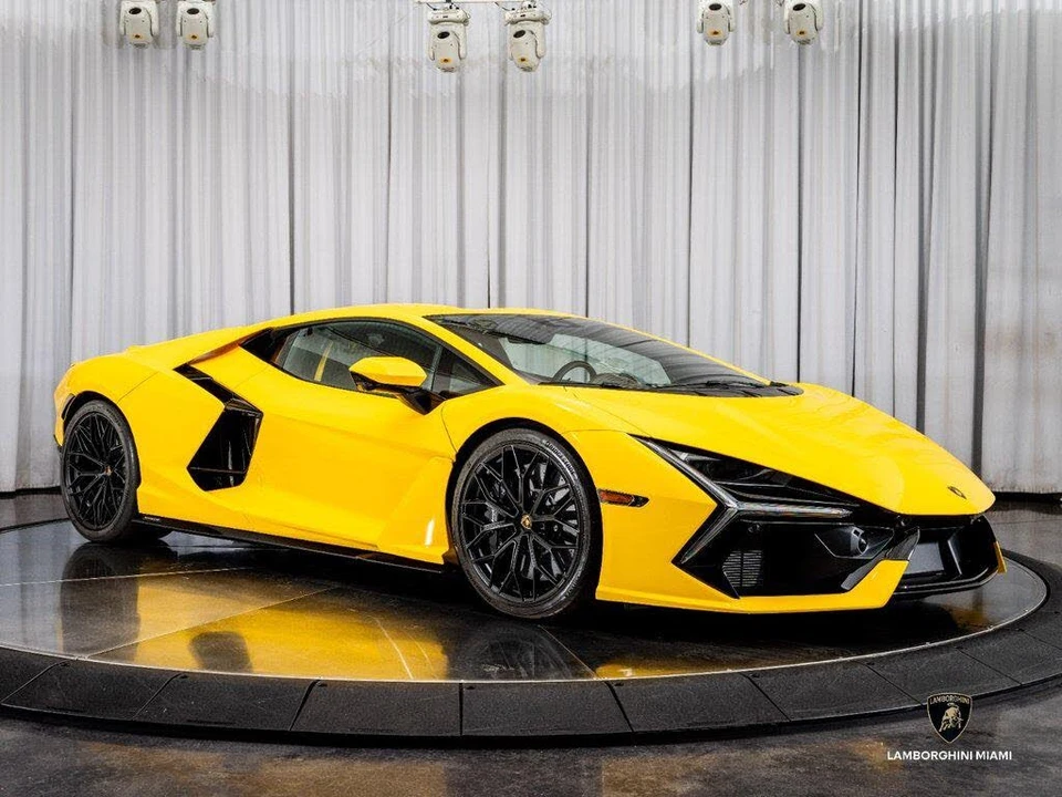 2024 Lamborghini Revuelto - Image 27 of 31