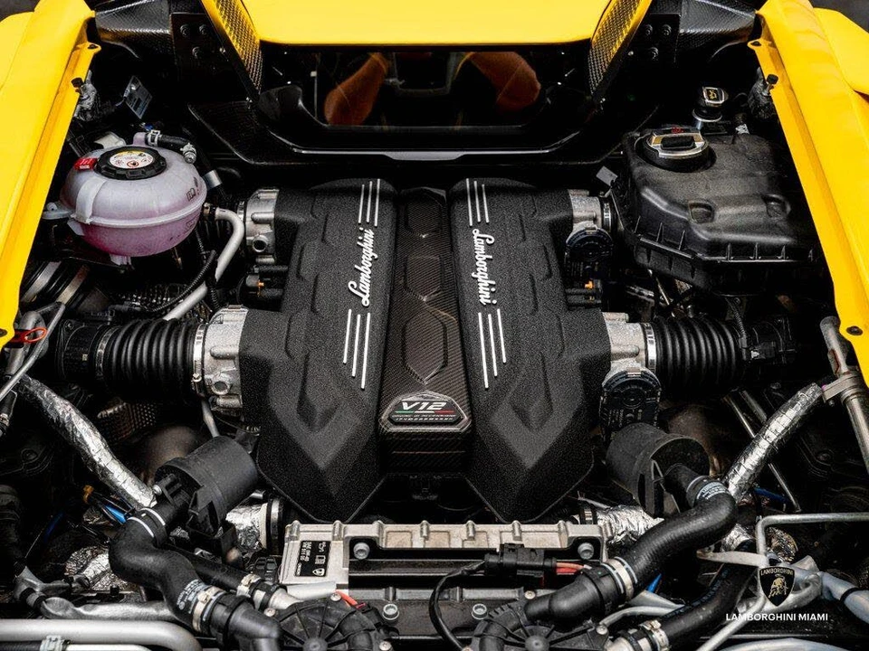 2024 Lamborghini Revuelto - Image 20 of 31