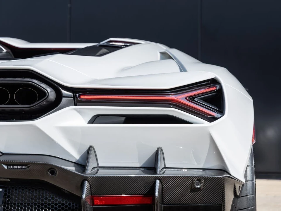 2024 Lamborghini Revuelto - Image 13 of 31