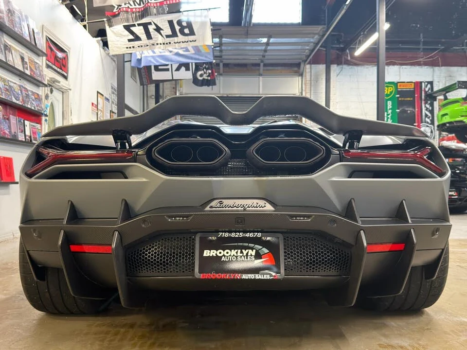 2024 Lamborghini Revuelto - Image 7 of 31