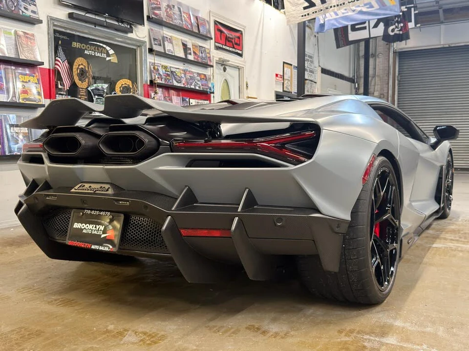 2024 Lamborghini Revuelto - Image 6 of 31