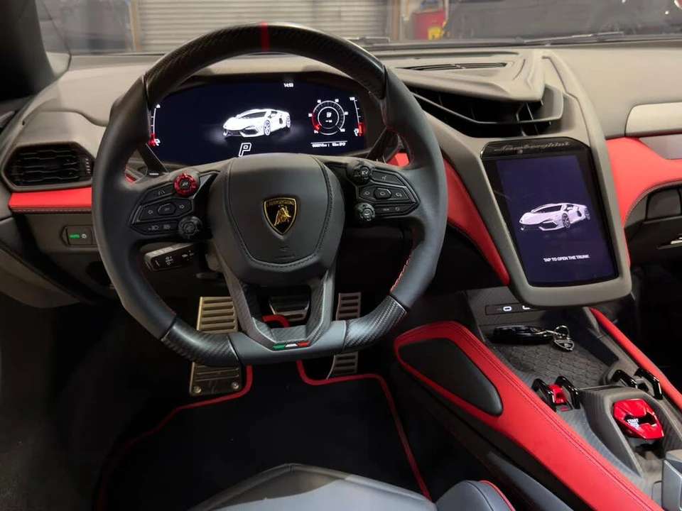2024 Lamborghini Revuelto - Image 24 of 31