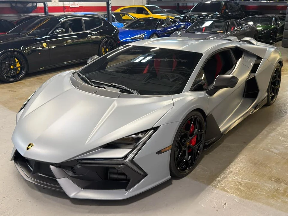 2024 Lamborghini Revuelto - Image 11 of 31