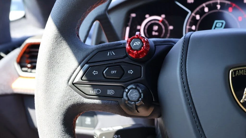 2024 Lamborghini Revuelto - Image 15 of 31