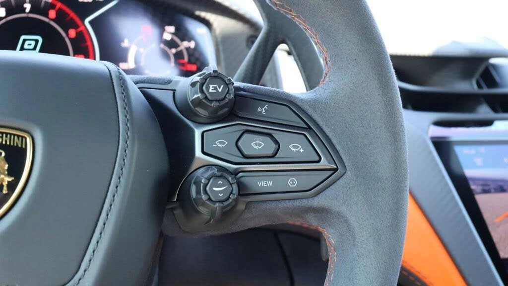 2024 Lamborghini Revuelto - Image 16 of 31