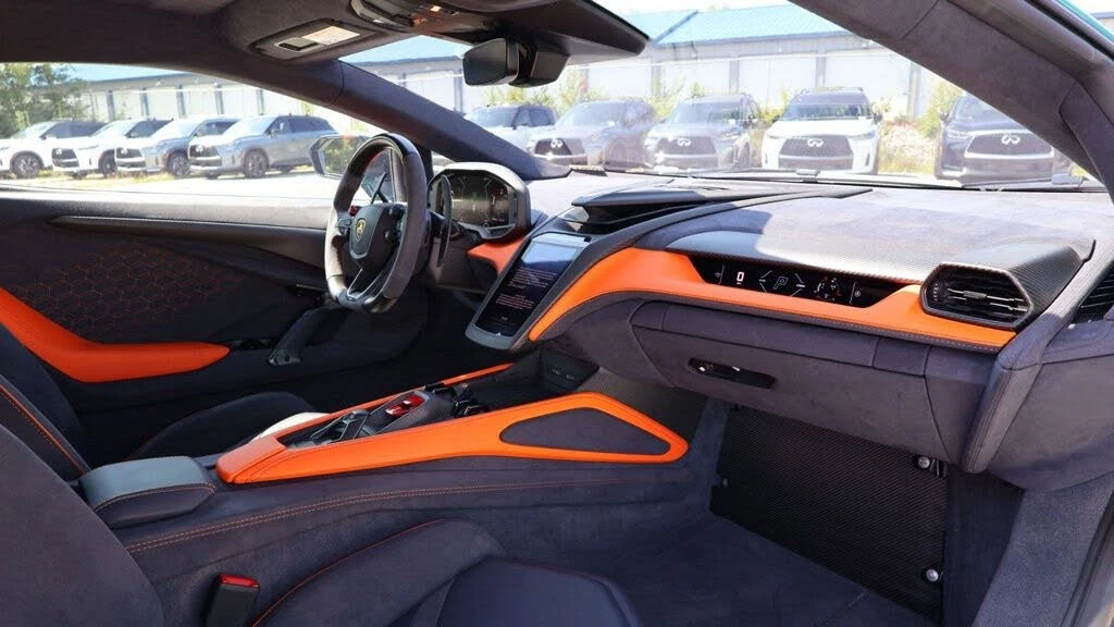 2024 Lamborghini Revuelto - Image 12 of 31